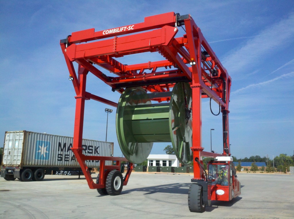 COMBILIFT Straddle Carrier - Für Container und übergrosse lange Lasten