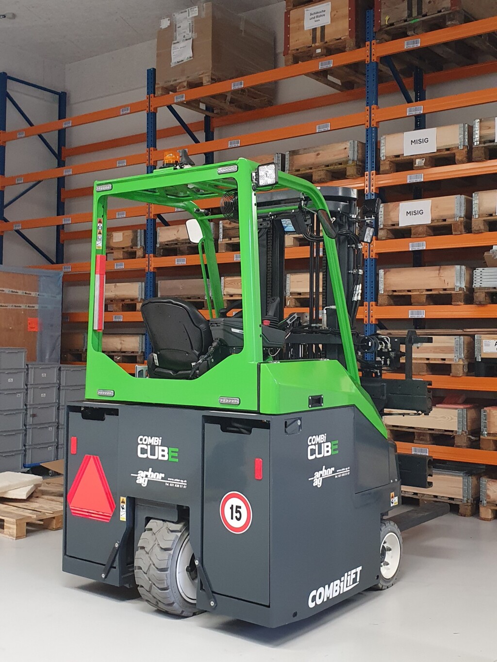 COMBILIFT CUBE - der wendigste Gegengewichtsstapler auf dem Markt!