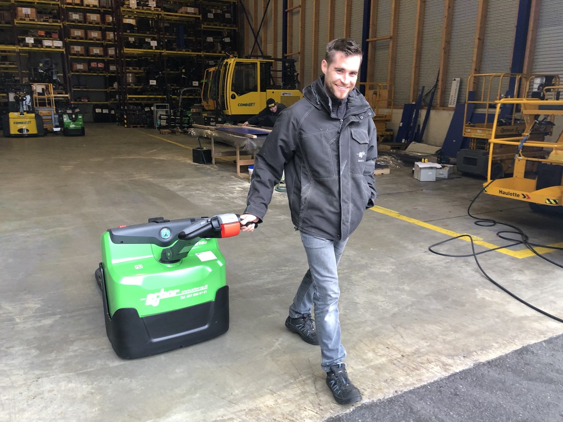 CESAB-Niederhubwagen-speditives-Arbeiten1.jpg CESAB-Niederhubwagen-speditives-Arbeiten1.jpg