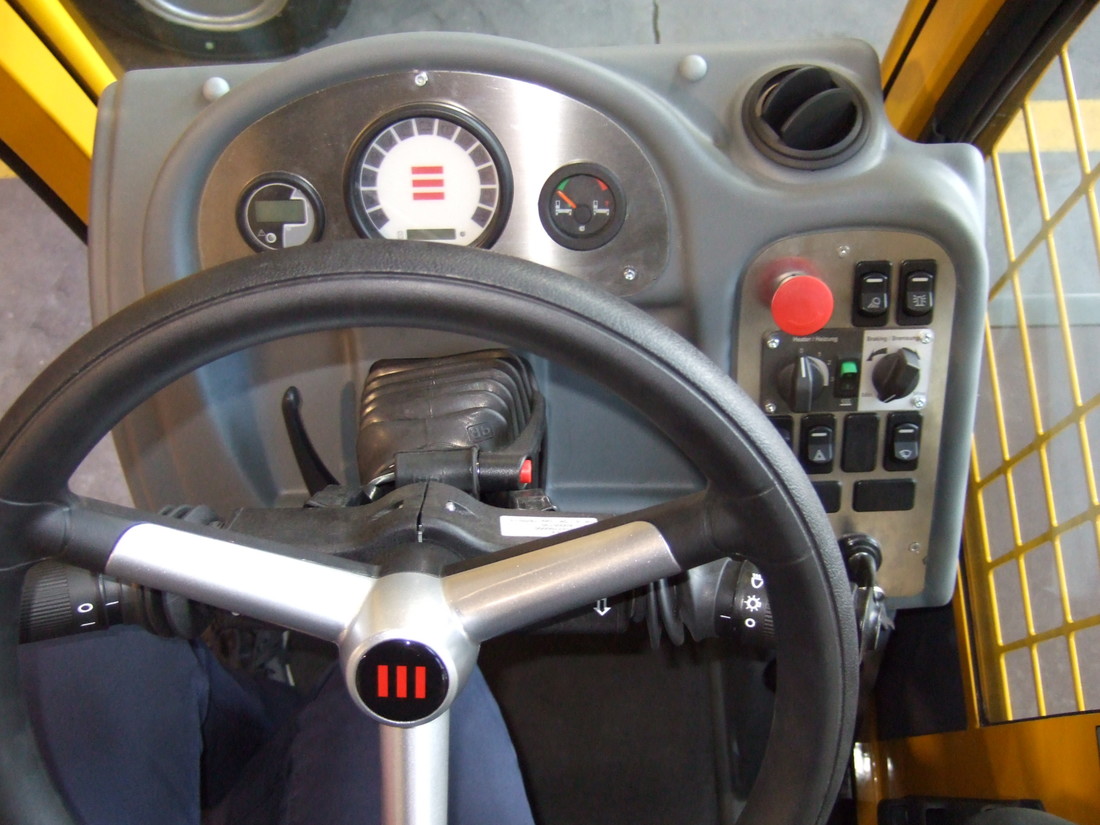 Seitenstapler-EGX-Cockpit3.JPG