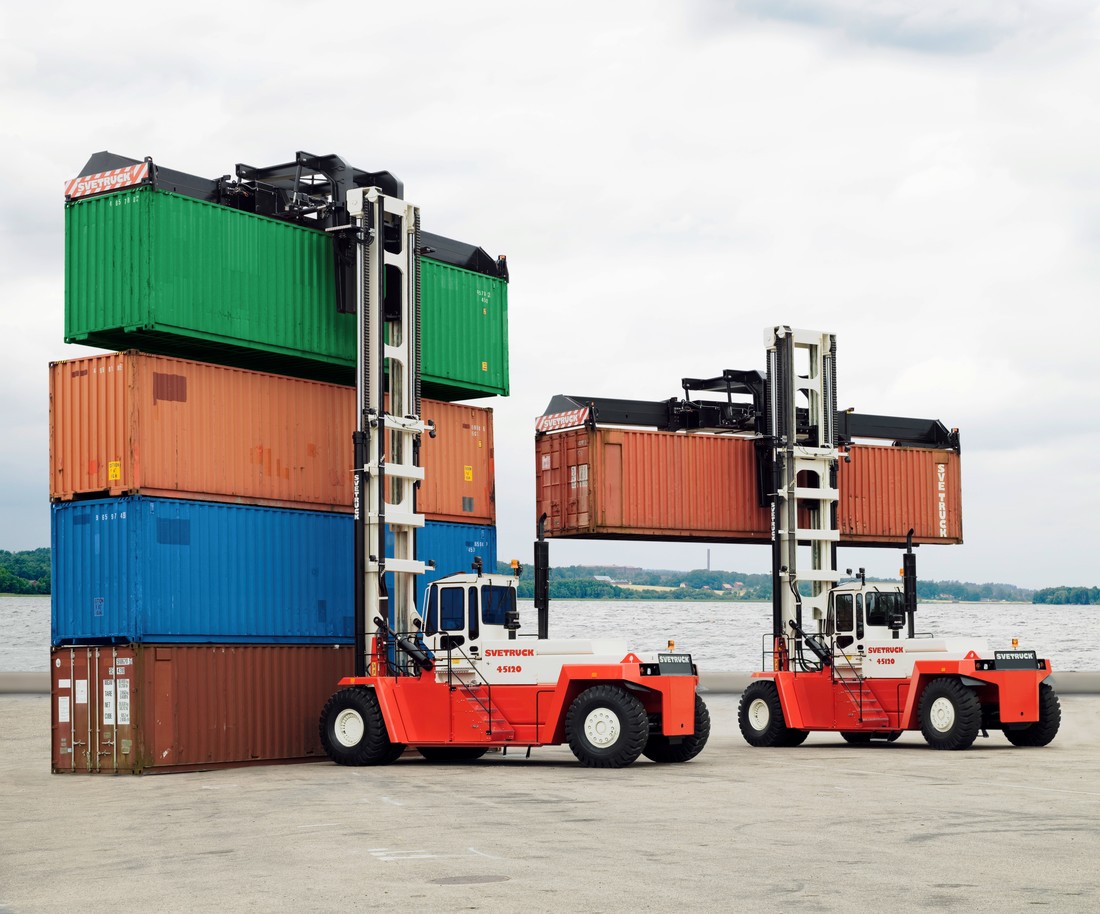 Containerhandling-Schwerlaststapler-Arbor-AG.jpg