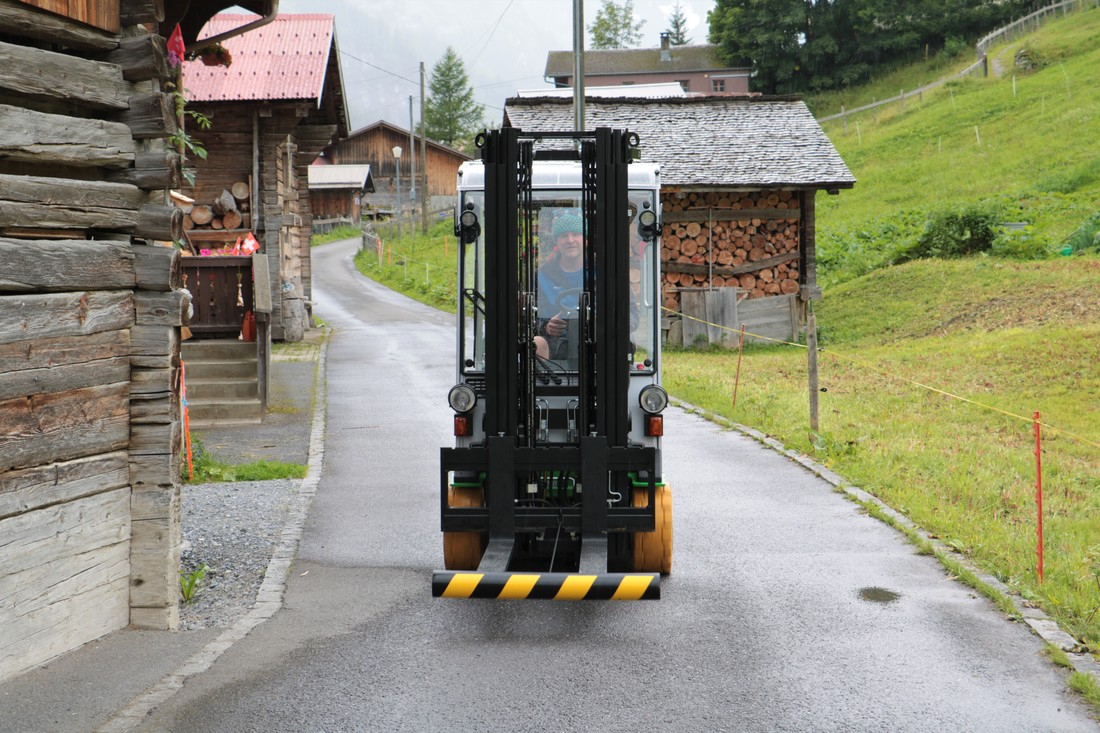 Mürren-Gimmelwald-Elektrostapler1.JPG