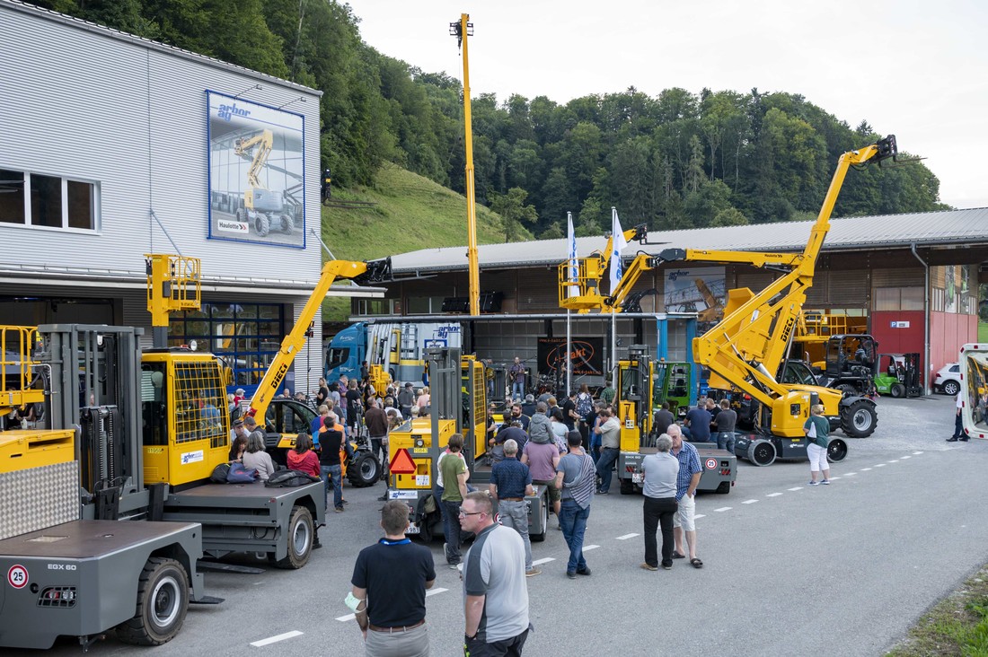 Arbor-Neuheitenschau-Stapler-Teleslader-Arbeitsbuehnen.jpg