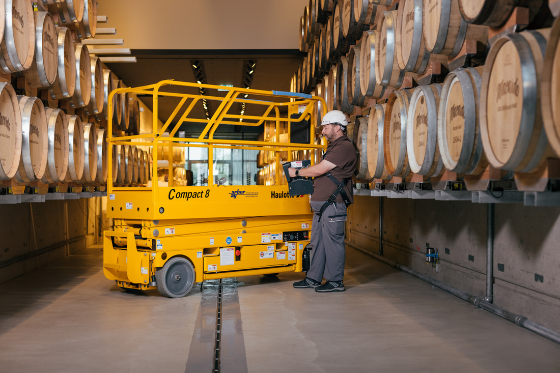 Arbeitsbühne-Scherenbühne-Remote-Controll-Arbor-AG.jpg