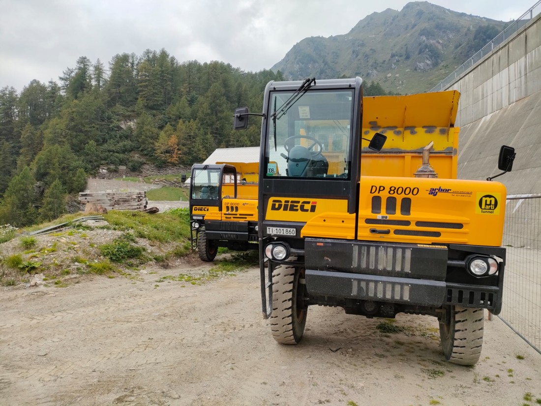 DIECI Dumper - Se sent particulièrement à l'aise sur les chantiers de montagne. DIECI-Dumper-Marti-Baustelle.jpg