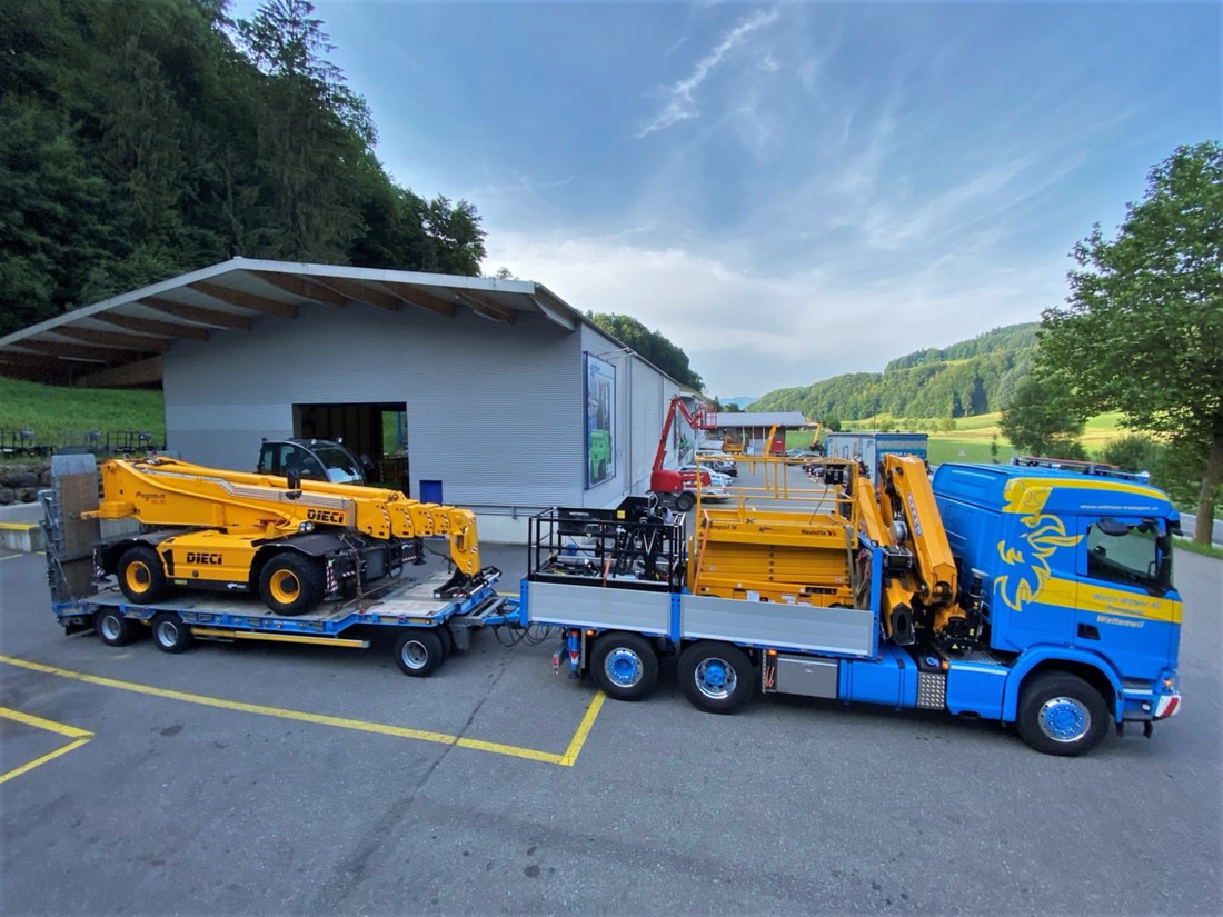 Der Lastwagen ist abfahrbereit zu unserem Mietkunden. Arbor-Rental-Miete-Vermietung-Stapler-Schweiz-Arbeitsbühne-Teleskopstapler.jpeg