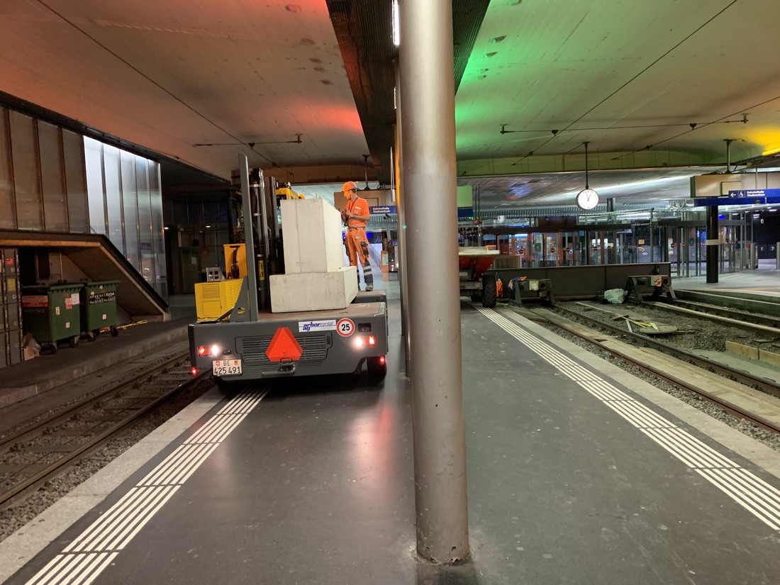 Seitenstapler-BAUMANN-Zukunft-Bahnhof-Bern.jpg