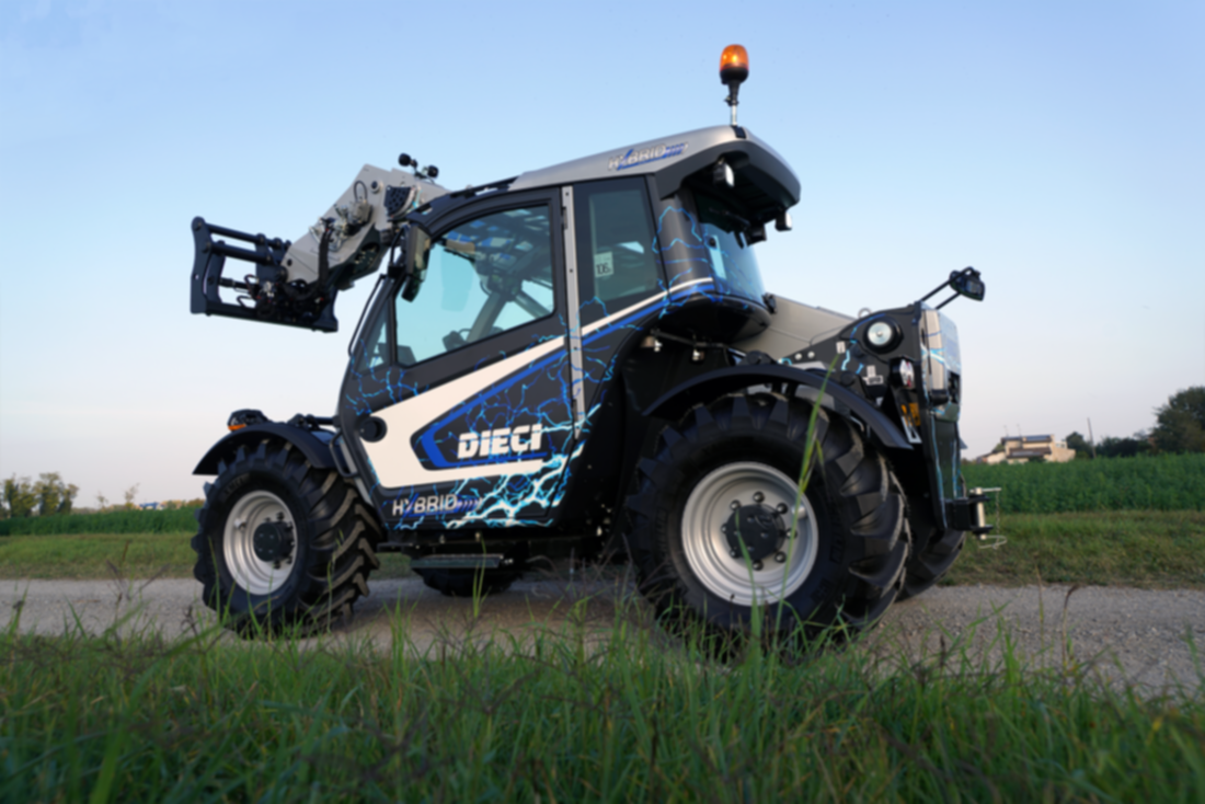 DIECI-Agri-Farmer_Hybrid.png