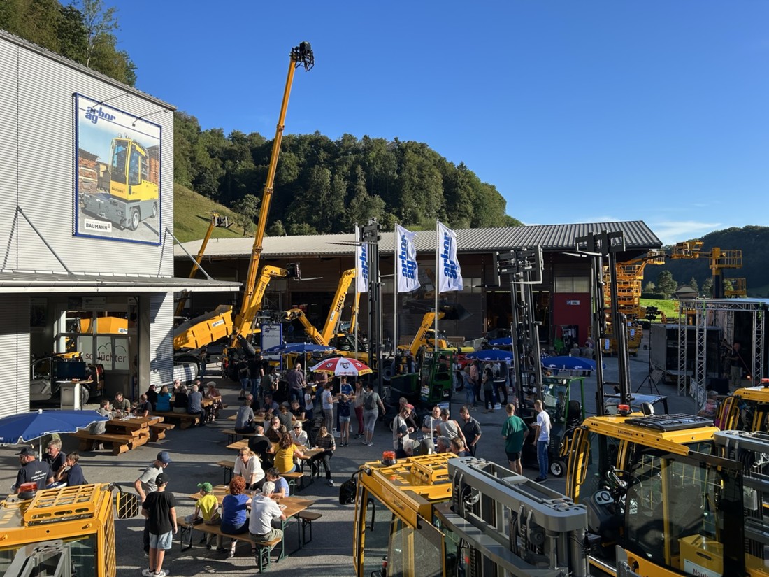 Besucher_Neuheitenschau_Arbor_Stapler.JPEG