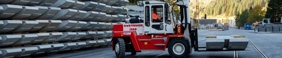 SVETRUCK-Schwerlaststapler-Gotthard-Tunnelbaustelle1.jpg