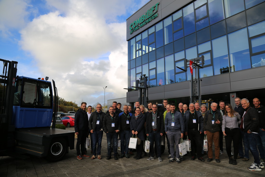 Gruppenbild-Werksbesuch_Combilift-Monaghan-von_Arbor.JPG