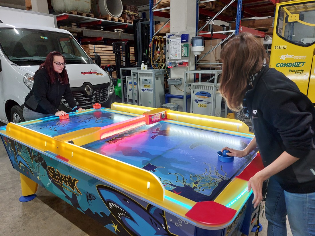 Airhockey-Arbor_Mitarbeiteranlass.jpg