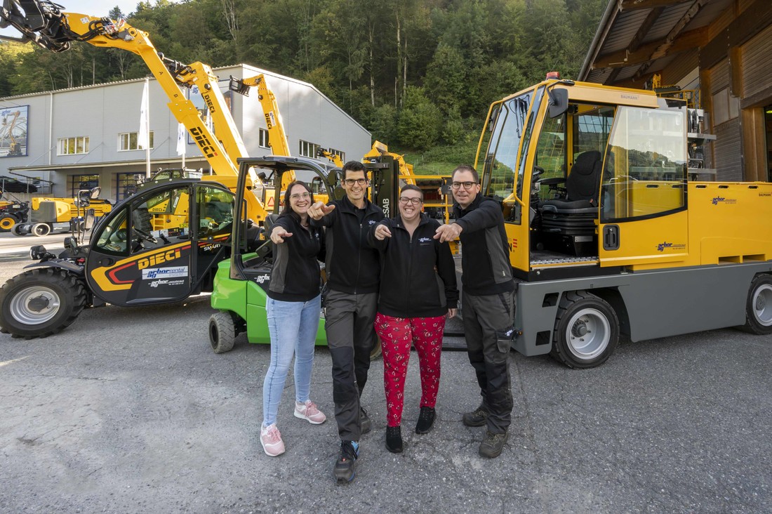 Offene-Stelle_Technischer-Kundenberater_Wir-suchen-dich.jpg Offene-Stelle_Technischer-Kundenberater_Wir-suchen-dich.jpg