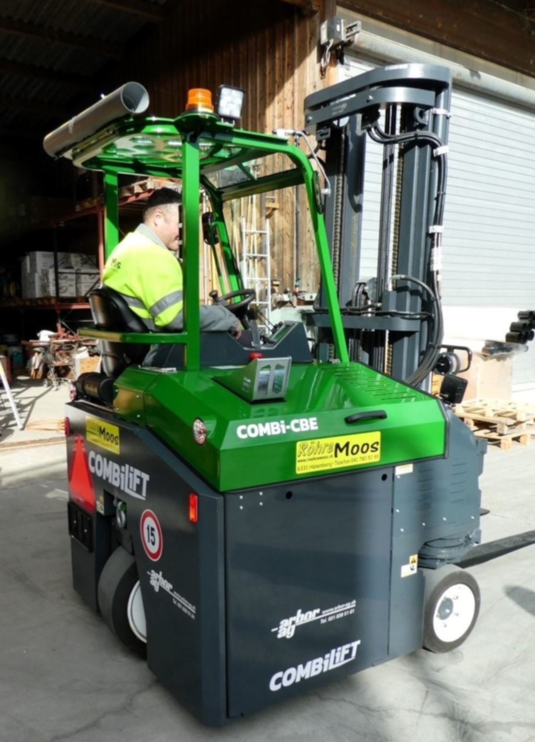 combilift-cbe-2500-roehre-moos_1fpq5q6xn1t5a.JPG