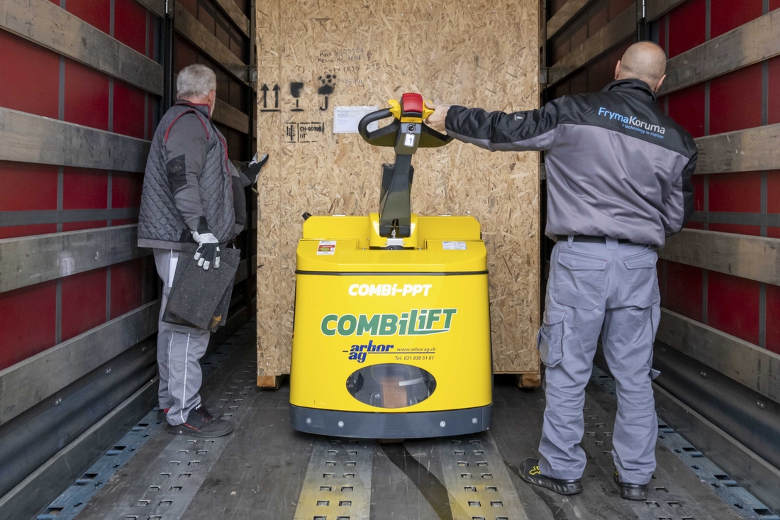 Verladung in den LKW Combilift-ppt-verladen-holzkisten-lkw-FrymaKoruma_du5ahjffwkqv.jpg