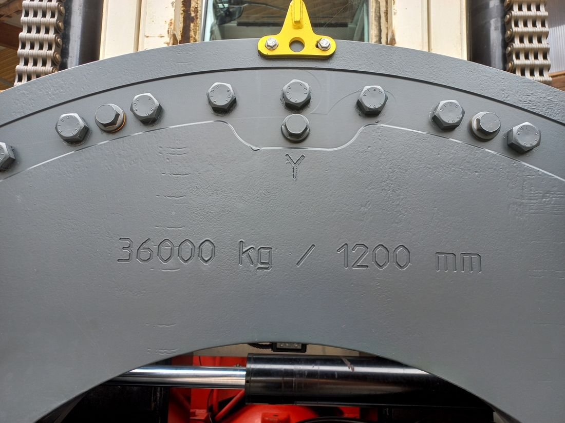 KAUP Drehgerät mit 36 Tonnen auf 1200 mm Lastschwerpunkt lastschwerppunkt-kaup-drehgerät-36000kg-bei1200mm.jpg