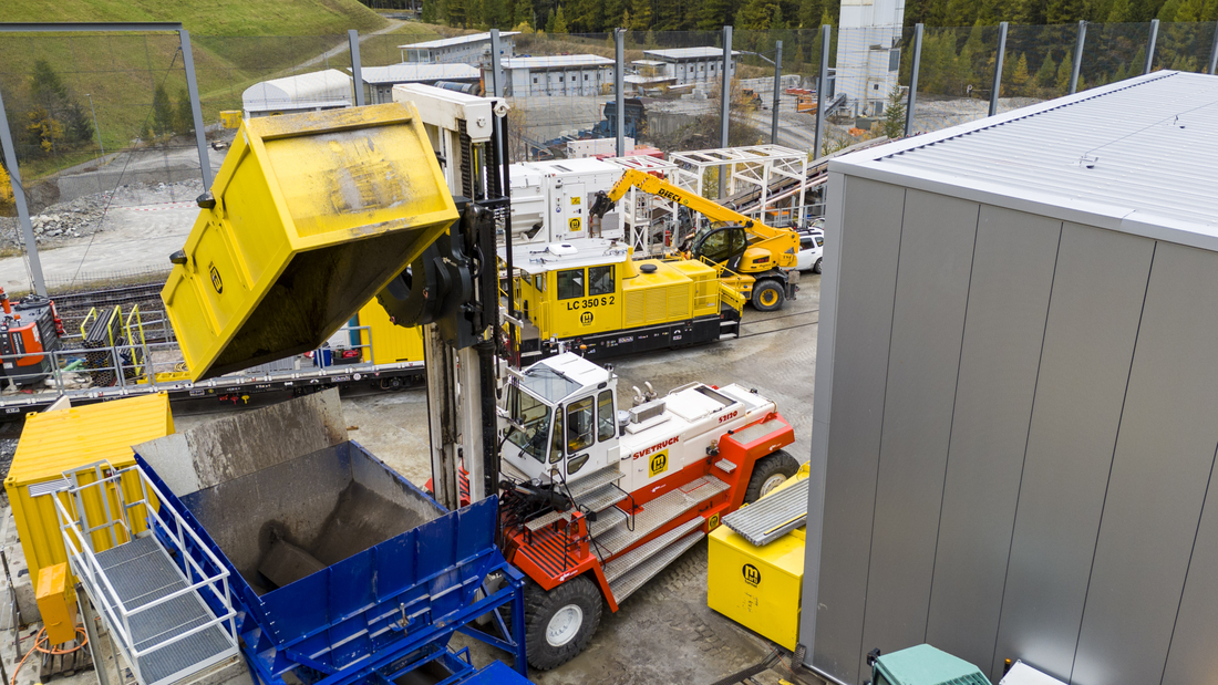 SVETRUCK mit KAUP Drehgerät beim Furka Tunnel im Einsatz Svetruk Furkatunnel-55.jpg