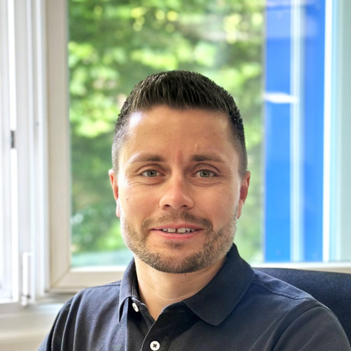 Adrian-Oppliger_1vxcuk2urzpy0.jpg